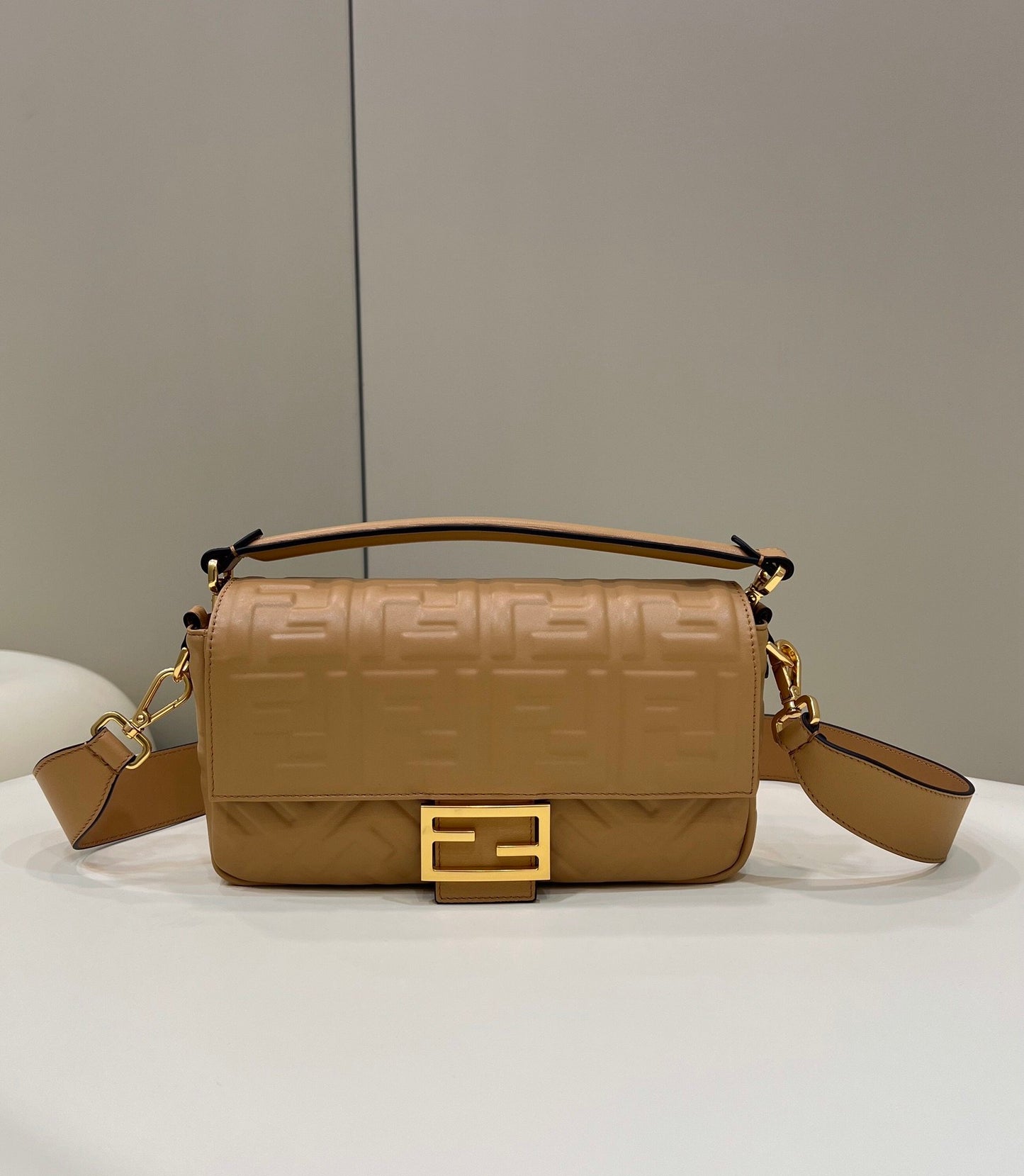 FI Baguette Brown For Women, Women’s Handbags, Shoulder And Crossbody Bags 10.6in/27cm FF 8BR600