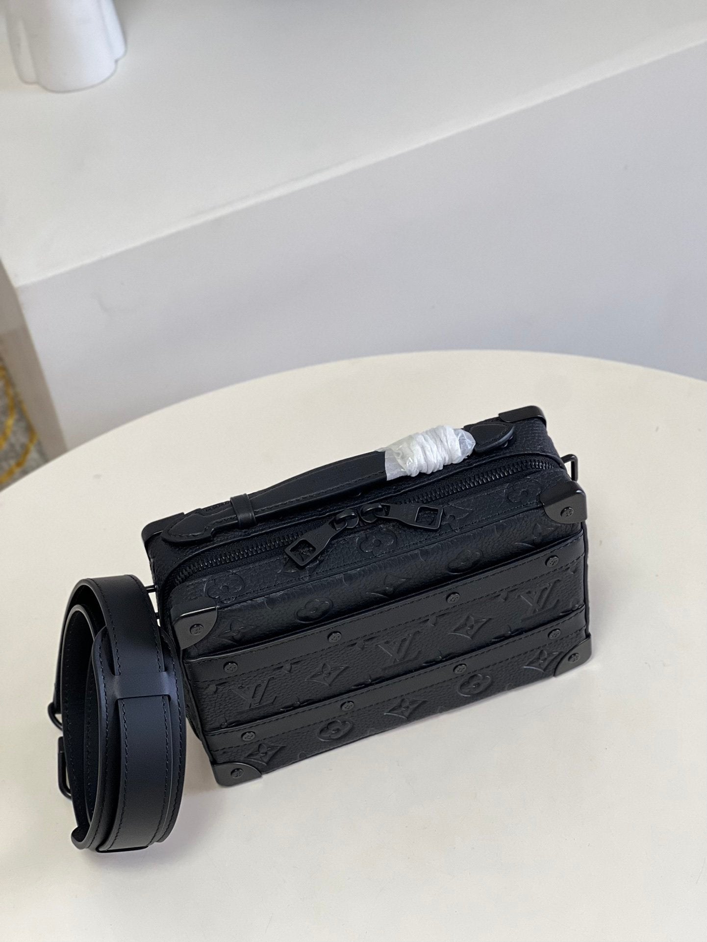 LV Handle Soft Trunk Black Taurillon Monogram For Men, Bags 8.5in/22cm LV M59163