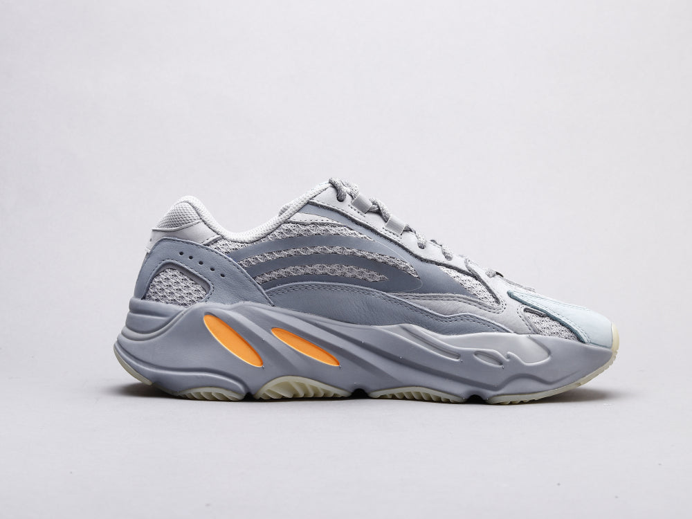 BL - Yzy 700 Inertia 2.0 Sneaker