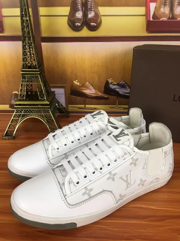 BL - High Quality Luv Sneaker 046